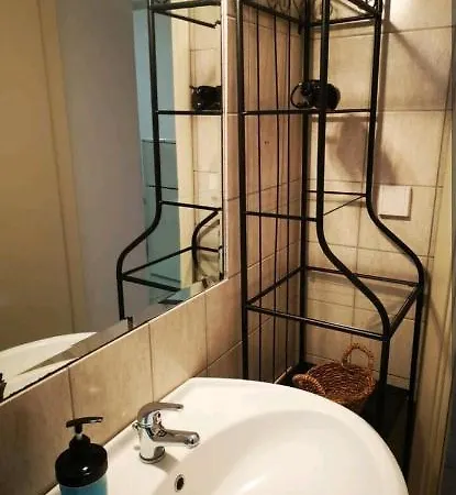 Apartament Piranthou &